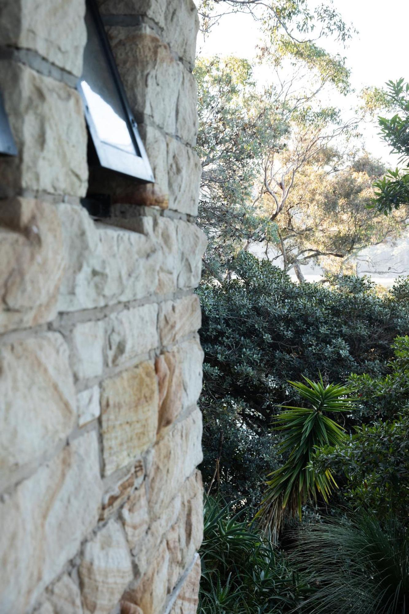 Villa Cape Mackerel Cabin With Magic Palm Beach & Pittwater Views à Great Mackerel Beach Extérieur photo